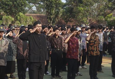 SMKN 7 Pandeglang Meriahkan HUT Banten dengan Nuansa Adat