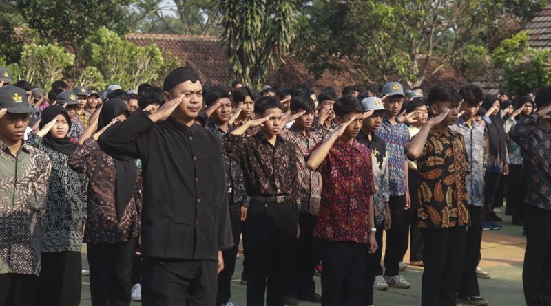 SMKN 7 Pandeglang Meriahkan HUT Banten dengan Nuansa Adat